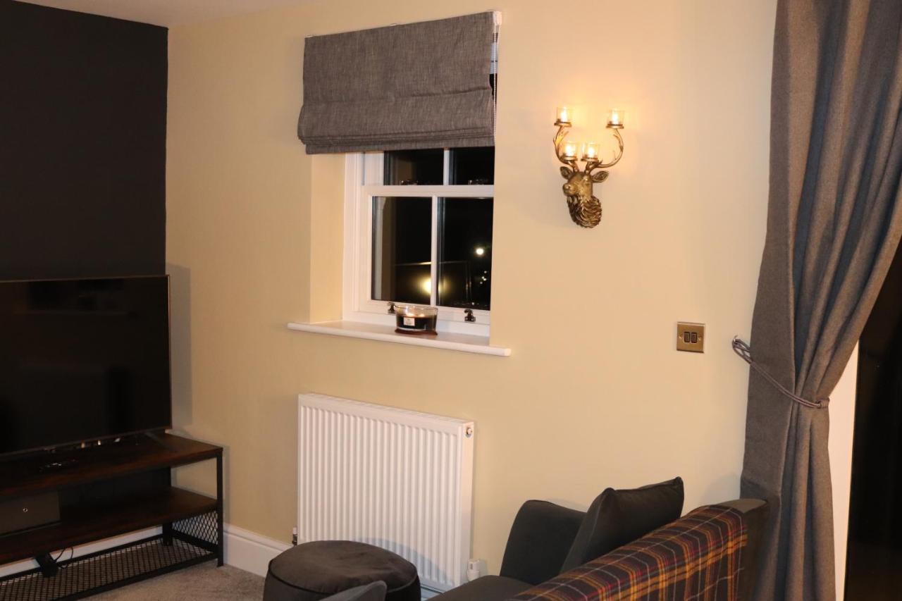 Canal View Cottage With Log Fire & Parking Blisworth Exterior foto